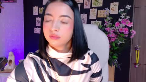 Olivia Mcneill  online show from January 20, 12:28 pm