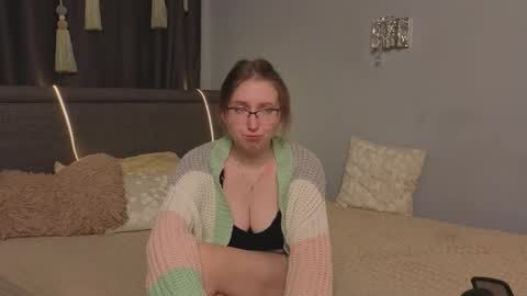 Kylie online show from September 18, 8:07 pm