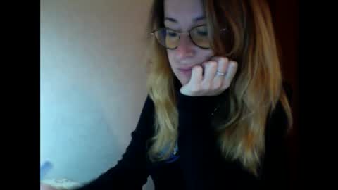 olyra11 online show from October 9, 6:01 pm