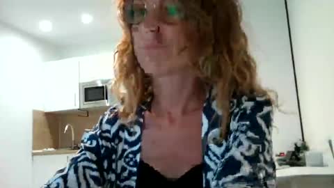 olyra11 online show from July 9, 5:48 pm