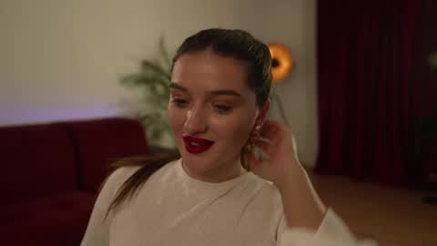 Snapshot of omiliver chatting on March 12, 6:53 pm    or    online show from March 12, 6:53 pm