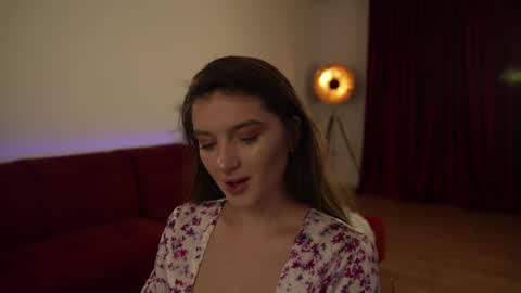 Snapshot of omiliver chatting on March 8, 6:57 pm    or    online show from March 8, 6:57 pm