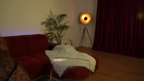 Snapshot of omiliver chatting on January 31, 7:18 pm    or    online show from January 31, 7:18 pm