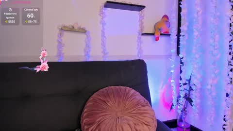 Violette online show from February 3, 9:07 pm