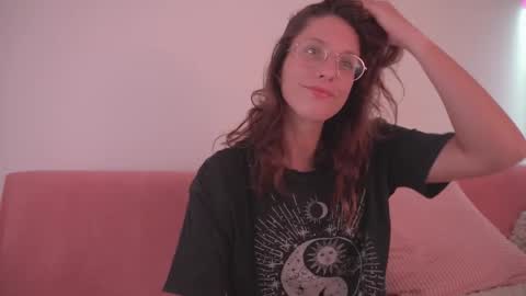 Snapshot of onelittlemermaid chatting on September 10, 9:15 pm Ariel online show from September 10, 9:15 pm