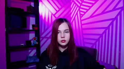 onessandra online show from October 28, 4:40 am