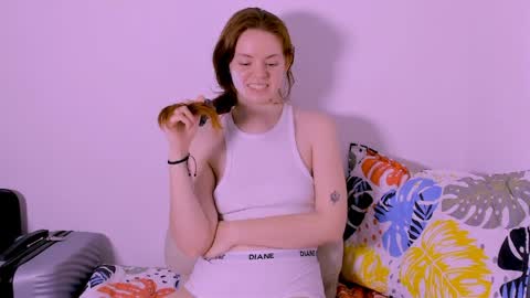 only_sarah1 online show from April 11, 9:40 pm