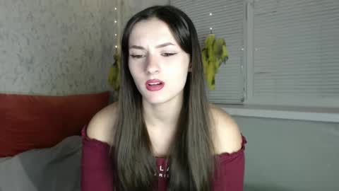 Snapshot of only_ubutterfly chatting on December 5, 7:06 pm Amalia online show from December 5, 7:06 pm