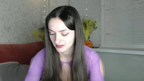 Snapshot of only_ubutterfly chatting on December 4, 7:45 pm Amalia online show from December 4, 7:45 pm