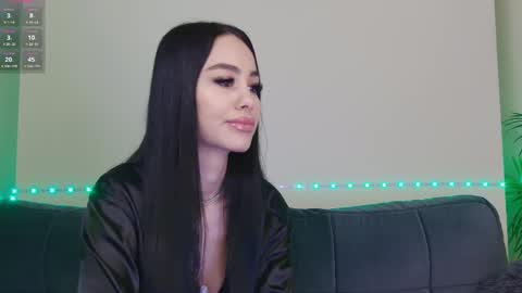 Snapshot of onlyxandra7 chatting on February 17, 8:09 am Xandra online show from February 17, 8:09 am