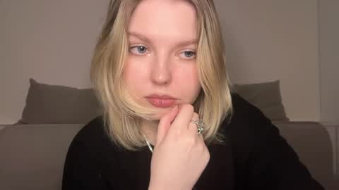 Ophelia online show from April 5, 10:42 pm