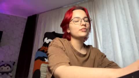 Snapshot of orahisle chatting on October 12, 2:19 pm Thea online show from October 12, 2:19 pm