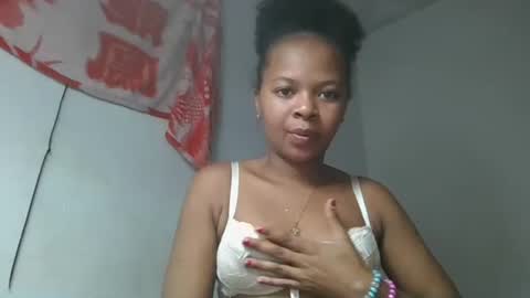 Snapshot of ornellahhh chatting on October 12, 9:28 pm ornellahhh online show from October 12, 9:28 pm
