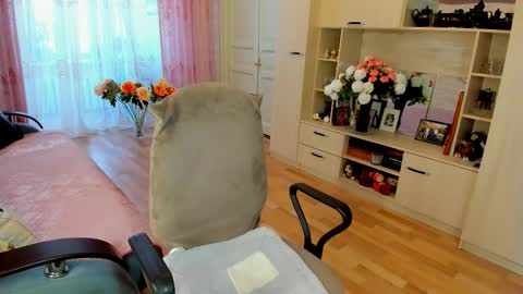 Alla online show from March 11, 1:36 pm