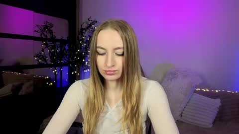 Oxy Foxie online show from April 14, 5:13 pm