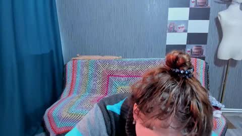 Ella online show from December 19, 8:06 am