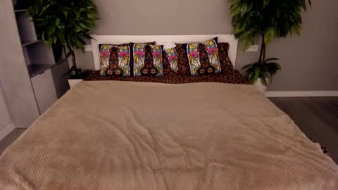 Paige online show from December 4, 7:10 am