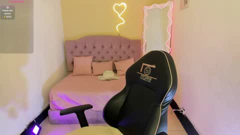 PALOMA  online show from May 20, 2:52 am