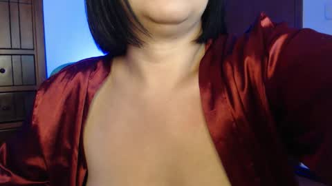 Carolinesworldx online show from March 17, 2:54 pm