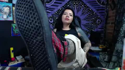       online show from April 18, 4:37 am