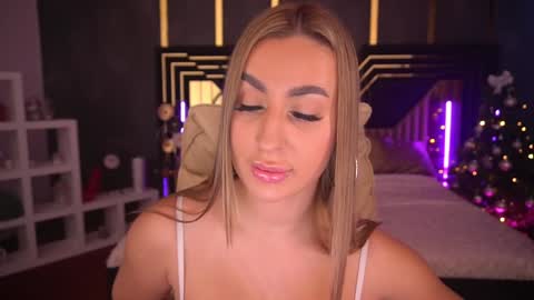 Lia online show from January 5, 9:05 am