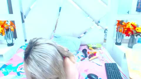 paris_squirtt online show from June 17, 9:38 pm