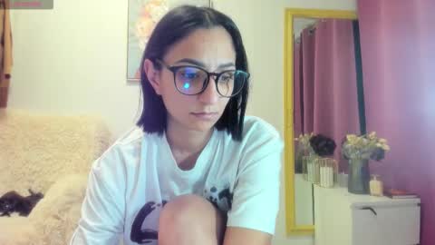 Paris online show from February 22, 7:15 pm