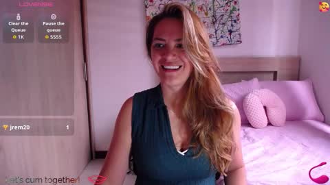 Snapshot of pariswlls chatting on September 8, 4:28 pm Paris online show from September 8, 4:28 pm