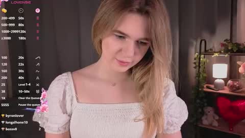 Mia online show from February 26, 10:36 am