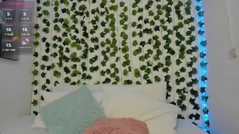 Snapshot of pau_delima__ chatting on September 17, 1:47 am paulina online show from September 17, 1:47 am