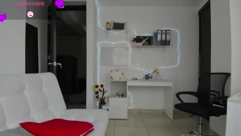 paulina online show from April 13, 7:25 pm