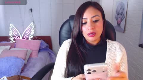 paulina online show from April 1, 5:10 pm