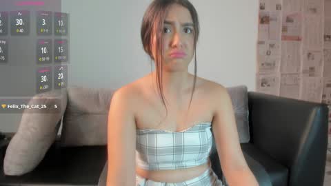 Snapshot of paulina_sweett chatting on December 18, 1:34 pm Paulina online show from December 18, 1:34 pm