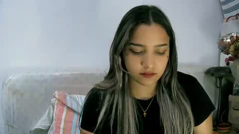 paulina_x_x online show from May 1, 2:37 am