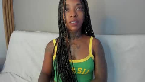Snapshot of pauline_fox chatting on September 26, 3:26 am Pauline online show from September 26, 3:26 am
