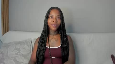 Snapshot of pauline_fox chatting on September 23, 2:43 am Pauline online show from September 23, 2:43 am
