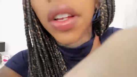 Snapshot of pauline_fox chatting on October 17, 2:37 am Pauline online show from October 17, 2:37 am