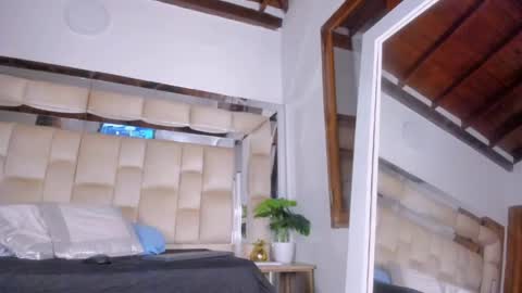 PaytonFerrara online show from April 17, 6:15 am