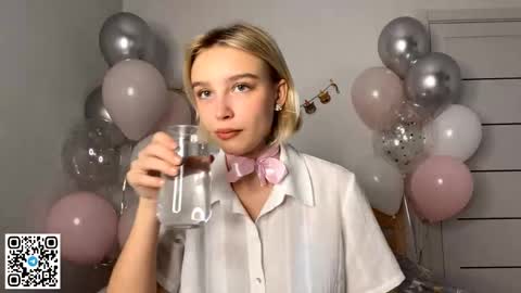 Lola online show from November 20, 3:46 pm