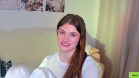 Snapshot of peach_mila chatting on December 11, 6:31 pm your love online show from December 11, 6:31 pm