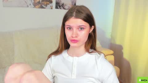 Snapshot of peach_mila chatting on December 8, 11:03 am your love online show from December 8, 11:03 am