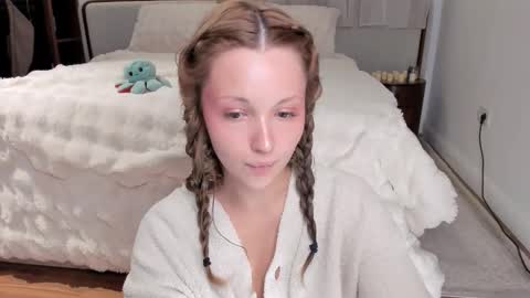 Lili online show from December 1, 7:23 am