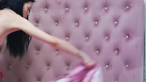 Ella online show from February 18, 1:54 pm