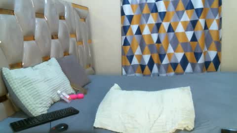 Peachy online show from April 18, 7:07 pm