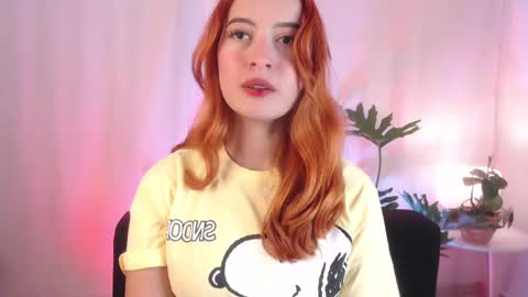Snapshot of pear__moon chatting on January 18, 2:47 am LILLY online show from January 18, 2:47 am