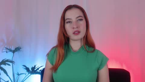Snapshot of pear__moon chatting on March 4, 12:18 am LILLY online show from March 4, 12:18 am