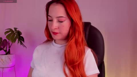Snapshot of pear__moon chatting on September 14, 11:57 pm LILLY online show from September 14, 11:57 pm