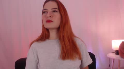 Snapshot of pear__moon chatting on March 2, 4:07 am LILLY online show from March 2, 4:07 am