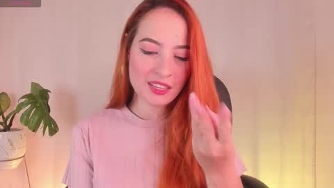 Snapshot of pear__moon chatting on October 19, 1:07 am LILLY online show from October 19, 1:07 am