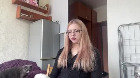 Mary online show from April 22, 5:48 am